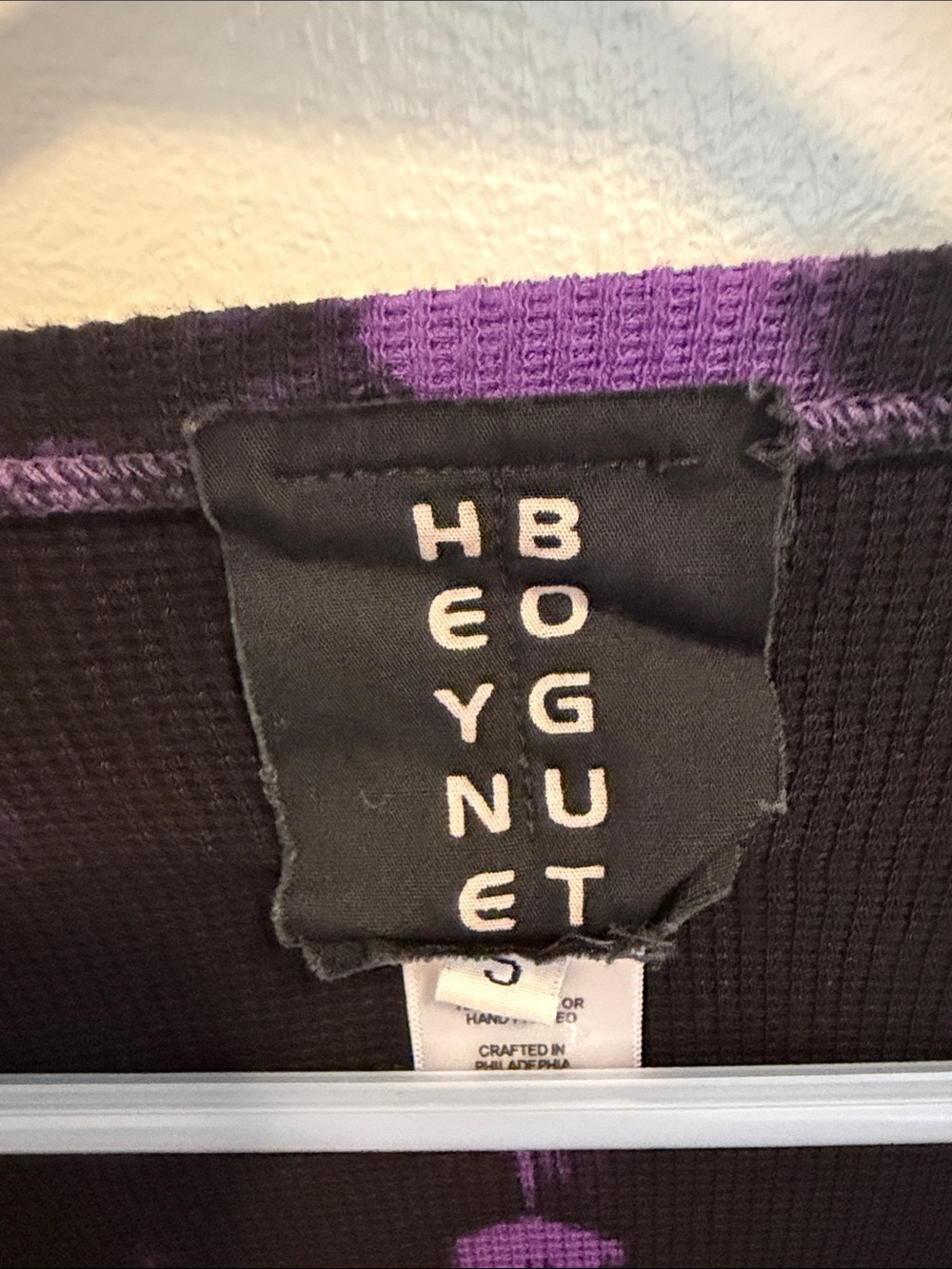 HB ONUT Women’s Black & Purple Tie-Dye V-Neck Long Sleeve Tee - Picture 2 of 2